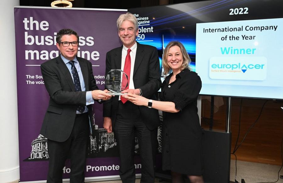 Julian Boardman (centre), Group Finance Director at Europlacer, accepts the 2022 Solent 250 International Company of the Year Award from Leila Jundi, Senior Trade Director, Thames Valley, Hampshire & Dorset, Global Trade & Receivables Finance (right) and Simon Smith, Regional Director, Global Trade & Receivables Finance, Corporate Banking Midlands & South Region (left), both of sponsors HSBC UK Bank plc.